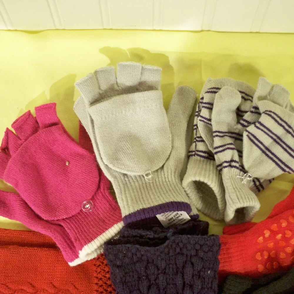 14 Pairs, Assorted Knit Gloves, Mittens *Sizes